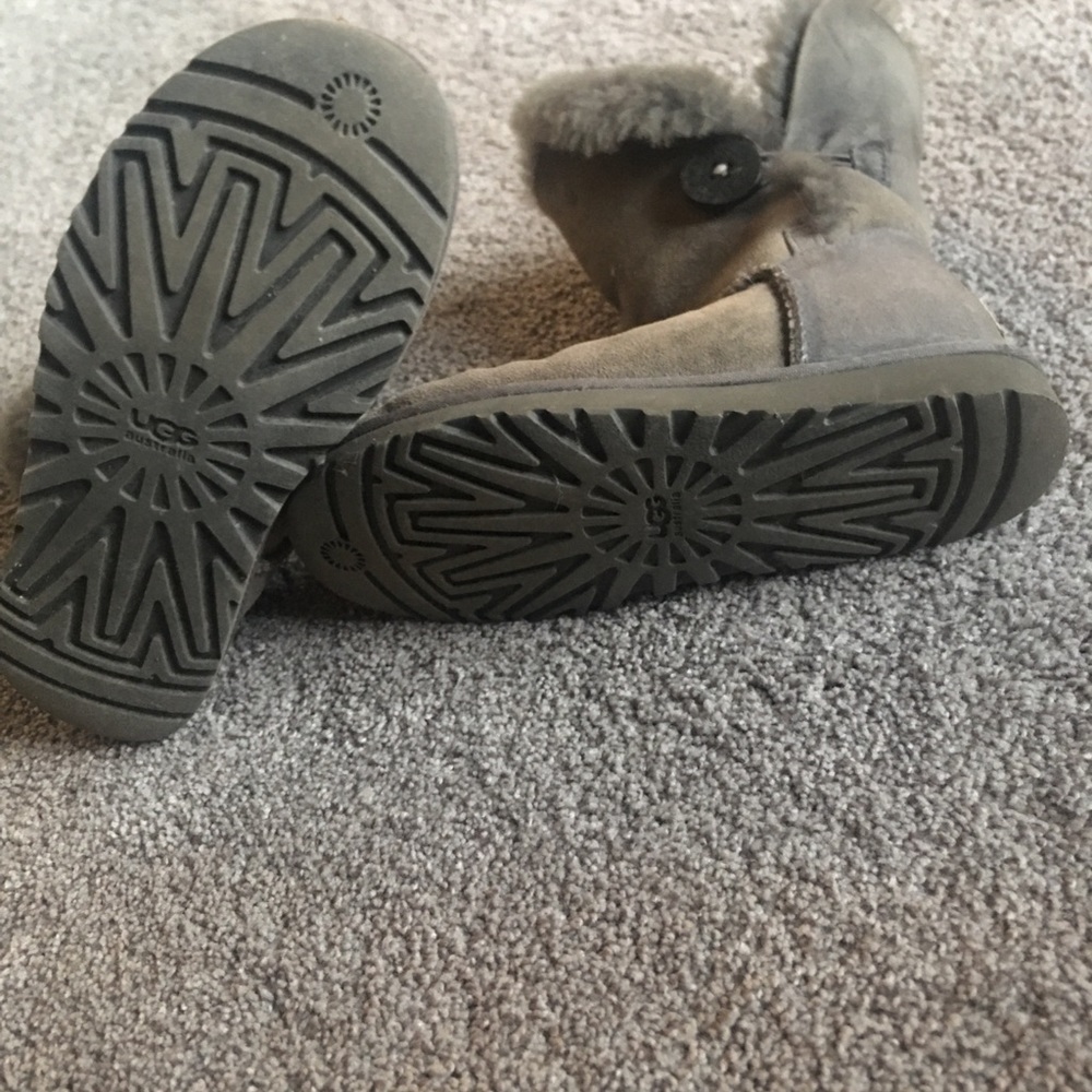 Ugg Bailey Button - image 3